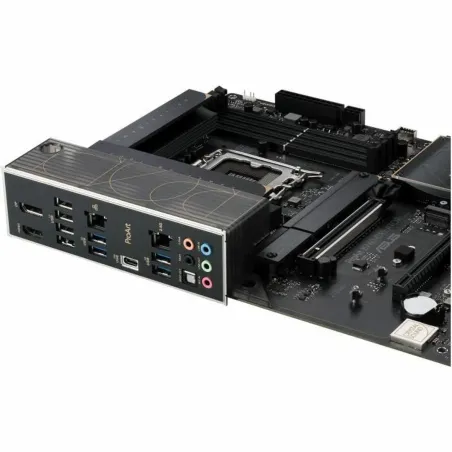 Emolevy Asus LGA 1700